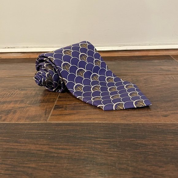 Robert Talbott Tie hanukkah menorah - Picture 1 of 5